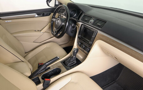 Volkswagen Passat B8 рестайлинг, 2016 год, 1 779 000 рублей, 13 фотография