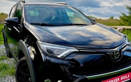 Toyota RAV4, 2018 год, 2 910 000 рублей, 2 фотография