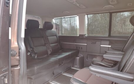 Volkswagen Multivan T5, 2010 год, 23 фотография