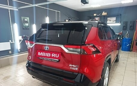 Toyota RAV4, 2021 год, 4 500 000 рублей, 4 фотография