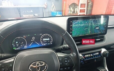 Toyota RAV4, 2021 год, 4 500 000 рублей, 9 фотография