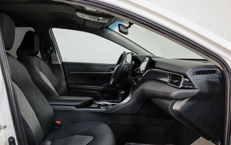 Toyota Camry, 2021 год, 2 299 000 рублей, 22 фотография