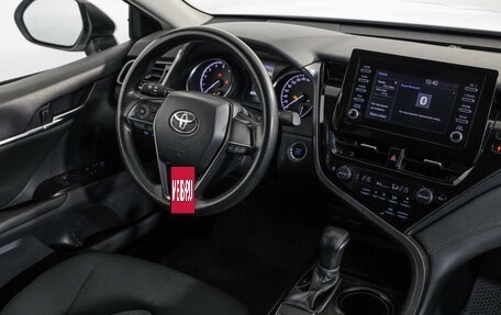 Toyota Camry, 2021 год, 2 299 000 рублей, 28 фотография