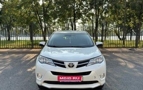 Toyota RAV4, 2014 год, 1 260 000 рублей, 3 фотография