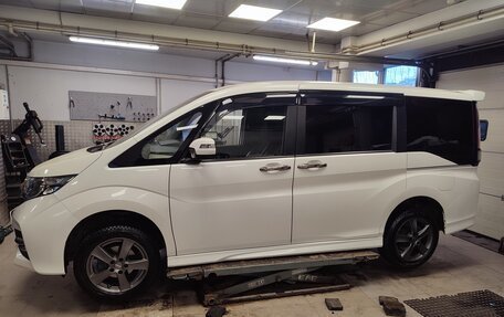 Honda Stepwgn IV, 2016 год, 2 150 000 рублей, 2 фотография