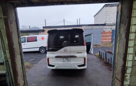 Honda Stepwgn IV, 2016 год, 2 150 000 рублей, 12 фотография