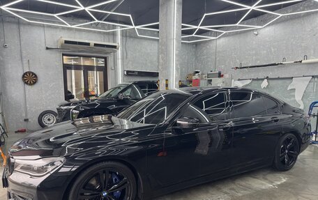 BMW 7 серия, 2017 год, 3 600 000 рублей, 2 фотография