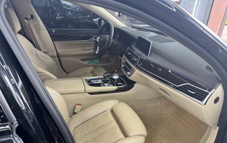 BMW 7 серия, 2017 год, 3 600 000 рублей, 9 фотография