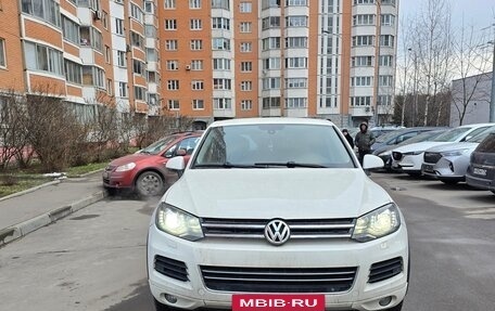 Volkswagen Touareg III, 2011 год, 1 250 000 рублей, 2 фотография
