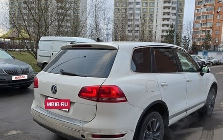 Volkswagen Touareg III, 2011 год, 1 250 000 рублей, 4 фотография