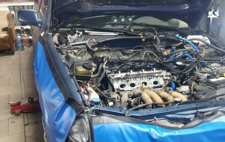 Toyota Avensis III рестайлинг, 1998 год, 300 000 рублей, 11 фотография