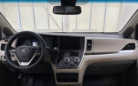 Toyota Sienna III, 2018 год, 3 465 000 рублей, 12 фотография