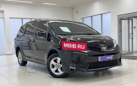 Toyota Sienna III, 2018 год, 3 465 000 рублей, 3 фотография