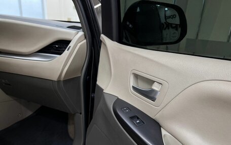 Toyota Sienna III, 2018 год, 3 465 000 рублей, 23 фотография