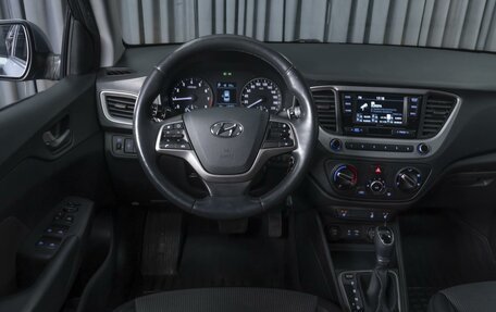 Hyundai Solaris II рестайлинг, 2018 год, 1 357 000 рублей, 12 фотография