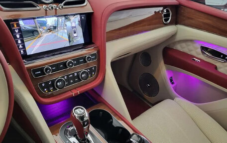 Bentley Bentayga I, 2023 год, 19 500 000 рублей, 11 фотография