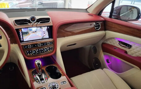 Bentley Bentayga I, 2023 год, 19 500 000 рублей, 14 фотография