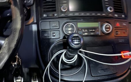 Volkswagen Multivan T5, 2005 год, 1 000 000 рублей, 17 фотография