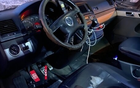 Volkswagen Multivan T5, 2005 год, 1 000 000 рублей, 18 фотография