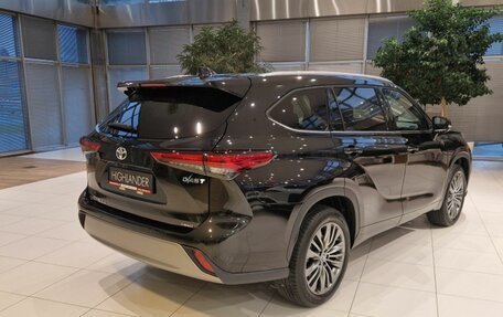 Toyota Highlander, 2025 год, 7 фотография