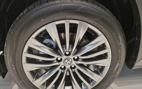 Toyota Highlander, 2025 год, 21 фотография