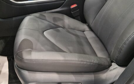 Toyota Highlander, 2025 год, 19 фотография