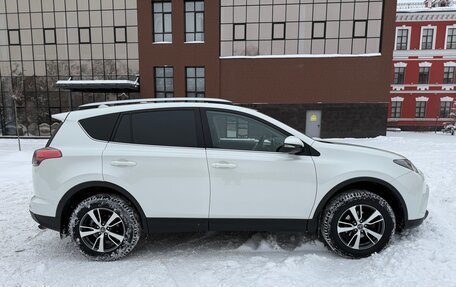 Toyota RAV4, 2017 год, 2 499 000 рублей, 5 фотография