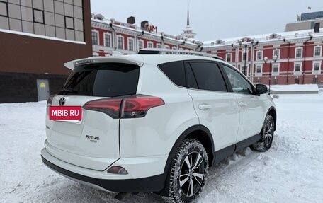 Toyota RAV4, 2017 год, 2 499 000 рублей, 6 фотография
