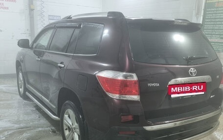 Toyota Highlander III, 2012 год, 2 100 000 рублей, 10 фотография