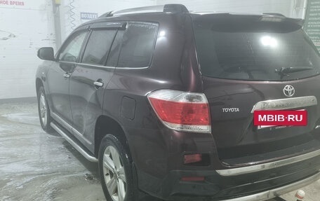 Toyota Highlander III, 2012 год, 2 100 000 рублей, 12 фотография