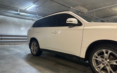 Mitsubishi Outlander III рестайлинг 3, 2012 год, 1 500 000 рублей, 8 фотография