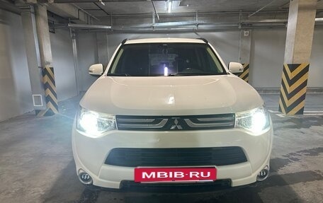 Mitsubishi Outlander III рестайлинг 3, 2012 год, 1 500 000 рублей, 3 фотография