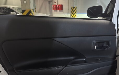 Mitsubishi Outlander III рестайлинг 3, 2012 год, 1 500 000 рублей, 22 фотография