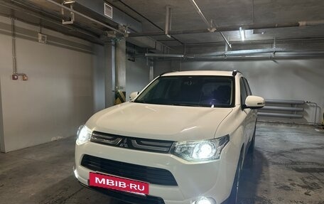 Mitsubishi Outlander III рестайлинг 3, 2012 год, 1 500 000 рублей, 21 фотография
