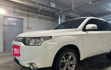 Mitsubishi Outlander III рестайлинг 3, 2012 год, 1 500 000 рублей, 19 фотография
