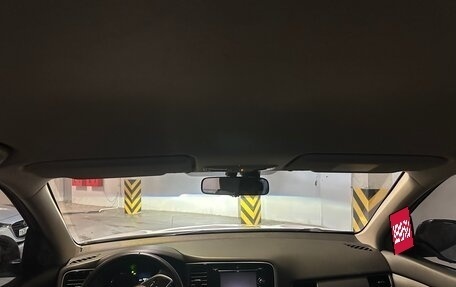 Mitsubishi Outlander III рестайлинг 3, 2012 год, 1 500 000 рублей, 26 фотография