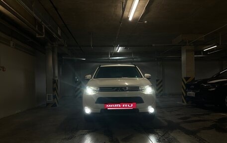 Mitsubishi Outlander III рестайлинг 3, 2012 год, 1 500 000 рублей, 20 фотография