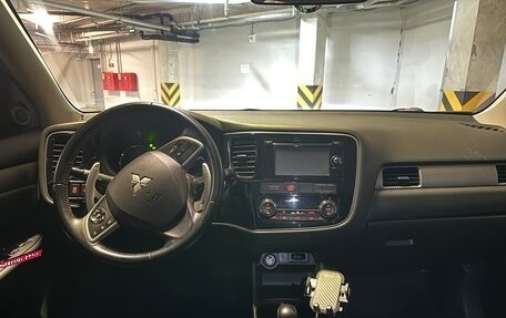 Mitsubishi Outlander III рестайлинг 3, 2012 год, 1 500 000 рублей, 24 фотография