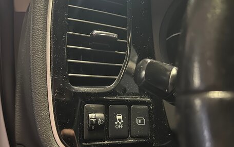 Mitsubishi Outlander III рестайлинг 3, 2012 год, 1 500 000 рублей, 28 фотография