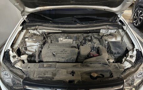 Mitsubishi Outlander III рестайлинг 3, 2012 год, 1 500 000 рублей, 38 фотография