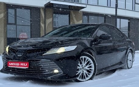 Toyota Camry, 2018 год, 2 290 000 рублей, 1 фотография