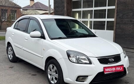 KIA Rio II, 2011 год, 670 000 рублей, 1 фотография