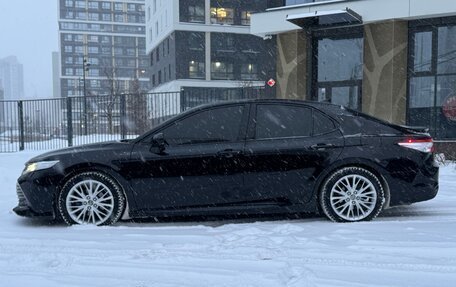 Toyota Camry, 2018 год, 2 290 000 рублей, 3 фотография