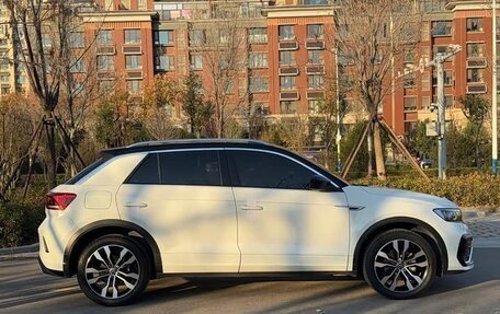 Volkswagen T-Roc I, 2022 год, 1 536 003 рублей, 3 фотография