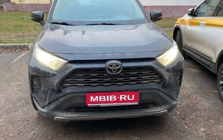 Toyota RAV4, 2021 год, 2 450 000 рублей, 1 фотография