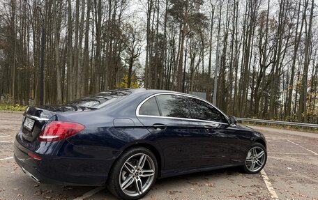 Mercedes-Benz E-Класс, 2019 год, 2 490 000 рублей, 23 фотография
