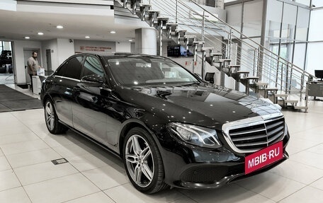 Mercedes-Benz E-Класс, 2018 год, 2 950 000 рублей, 3 фотография