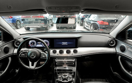 Mercedes-Benz E-Класс, 2018 год, 2 950 000 рублей, 17 фотография