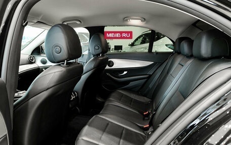 Mercedes-Benz E-Класс, 2018 год, 2 950 000 рублей, 15 фотография