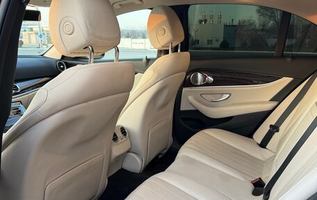 Mercedes-Benz E-Класс, 2020 год, 3 500 000 рублей, 5 фотография